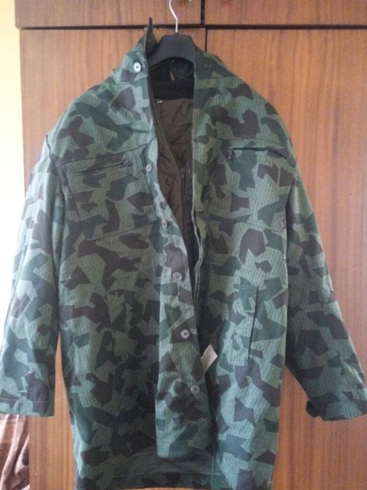 Продавам камуфлажни дрехи