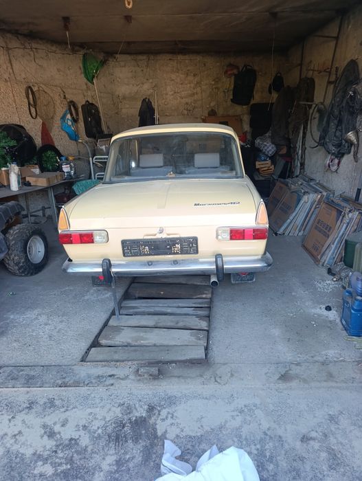 Автомобиль москвич иж412