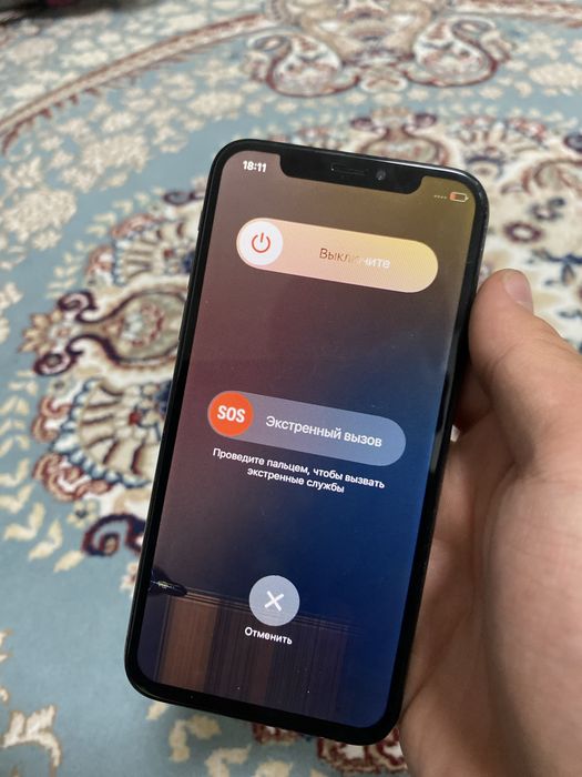 срочно продам заблокынный iPhone XS