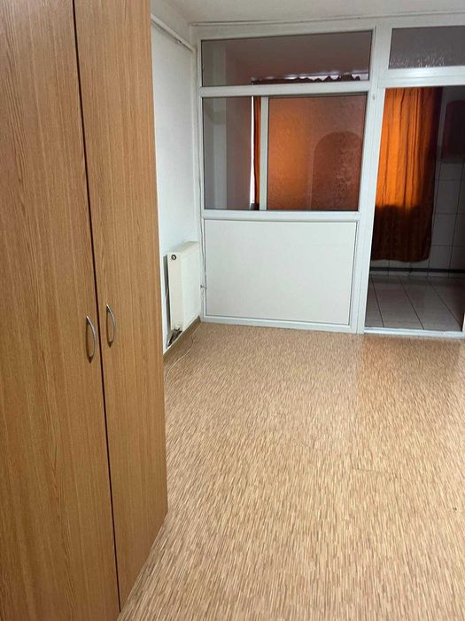 PERS FIZICA vand garsonera   Et 1 69000 EURO NEGOCIABIL