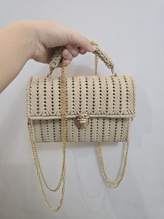 Сумочка из канвы ручной работы