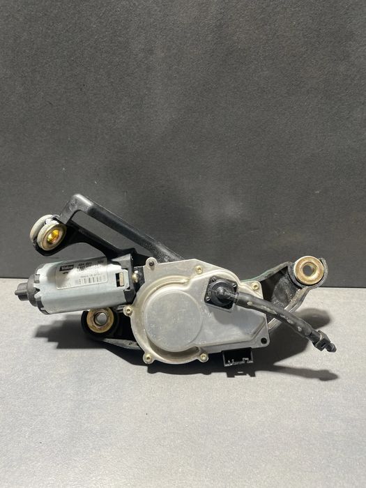 Motoras stergator luneta 692195904 BMW Seria 1 2006 118d MT (122 hp)