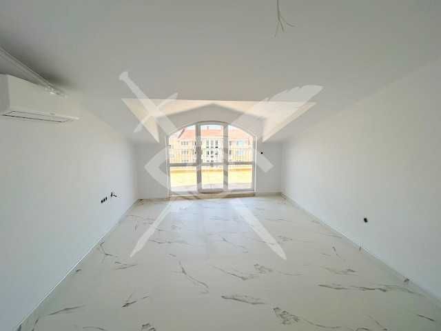 Продава се Мезонет в Черноморец - 195 кв.м за 1180 €/кв.м - Снимка #12