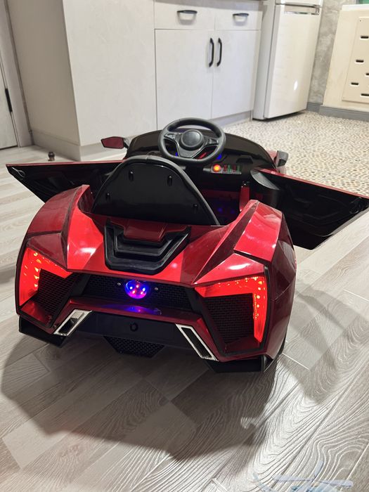 Детский электрический автомобиль