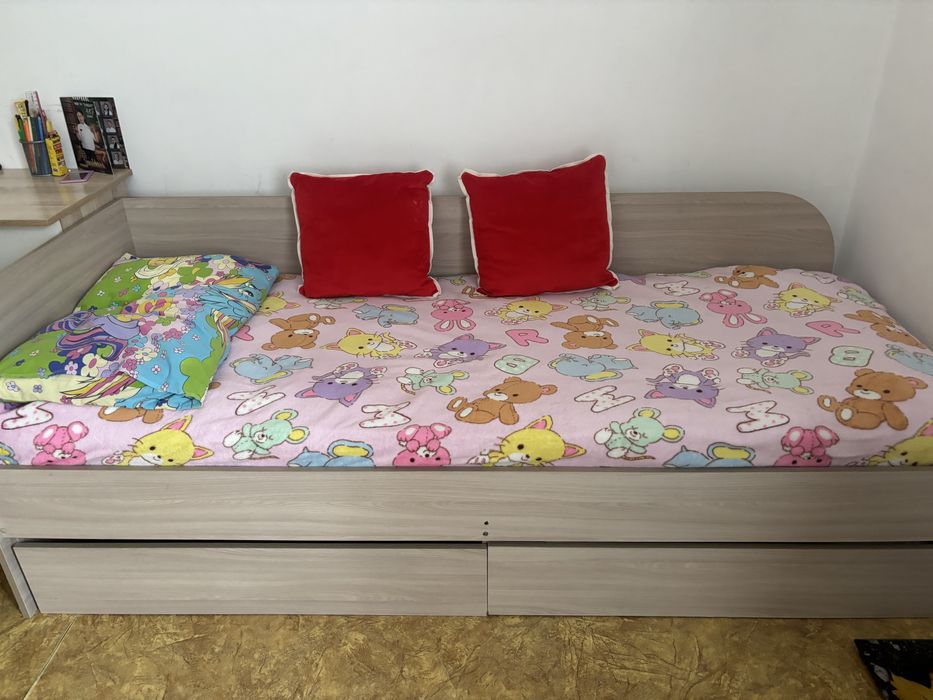 Продам кровать 90*180