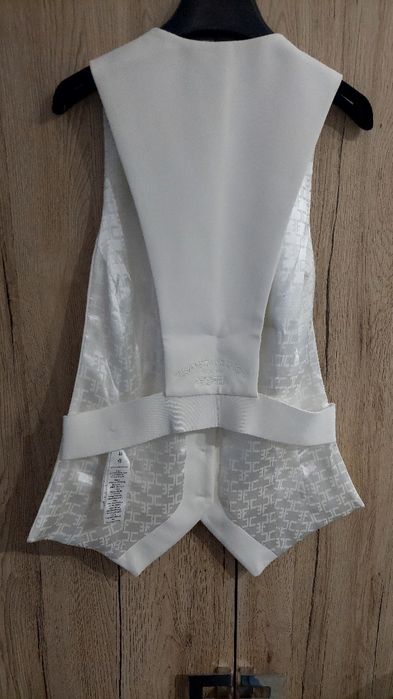 Чисто нов Елек Elisabetta franchi