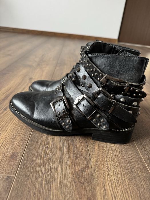 Ghete pana la gleznă