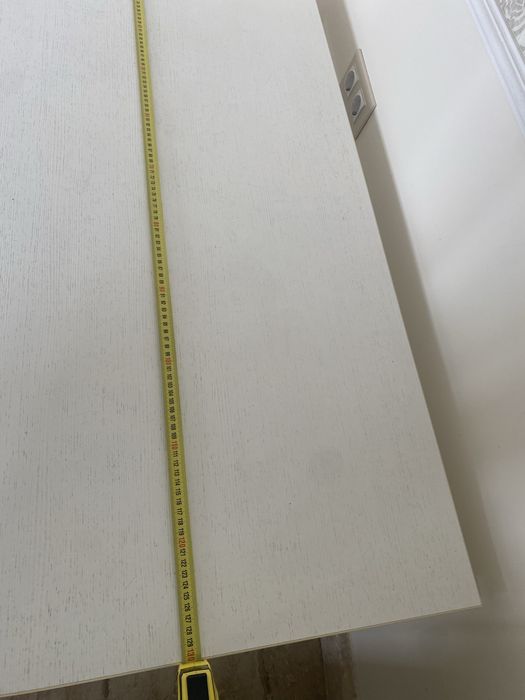 Продавам холна маса