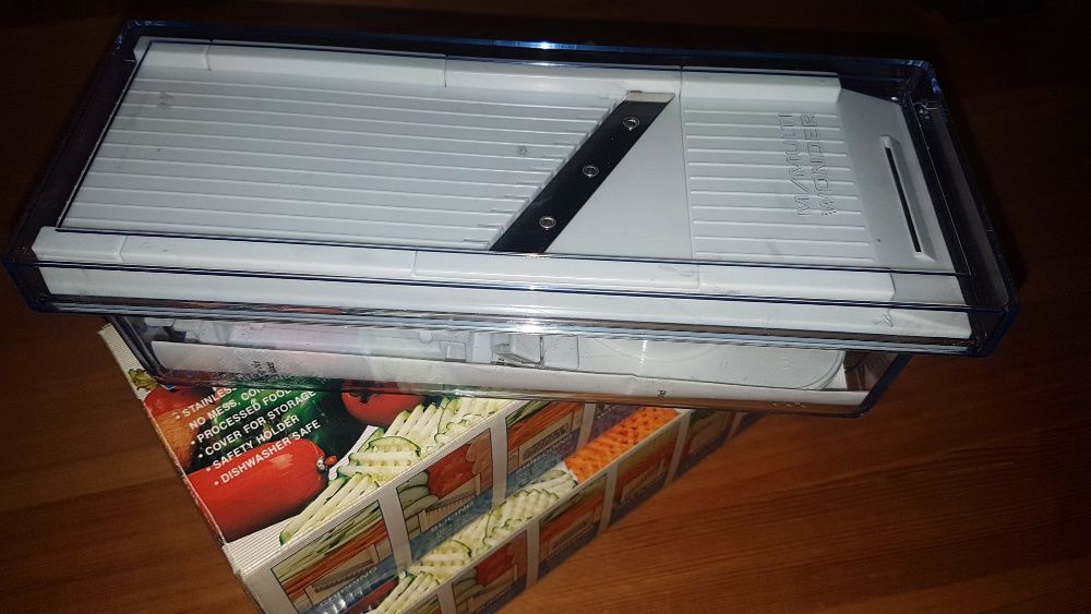 Овощерезка  (набор с терками)(ОАЭ)