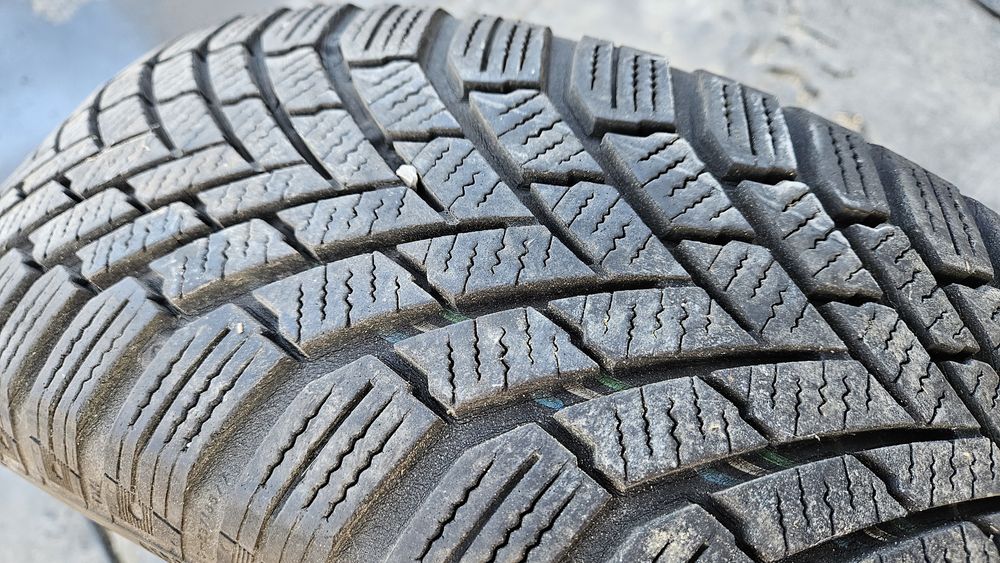 2бр гуми 195 65 15 дот 20 континентал