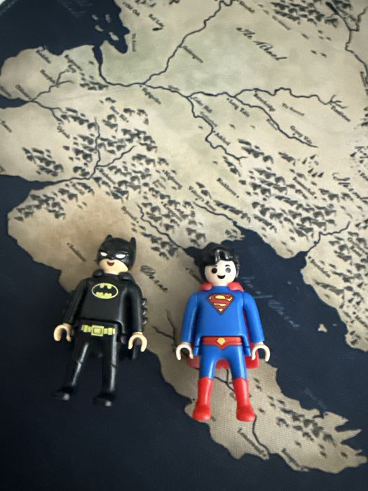 Продам игрушки lego kinder dc полный набор