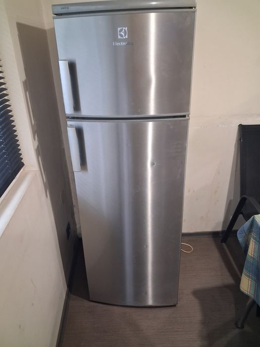 Хладилник Elektrolux. Инокс.