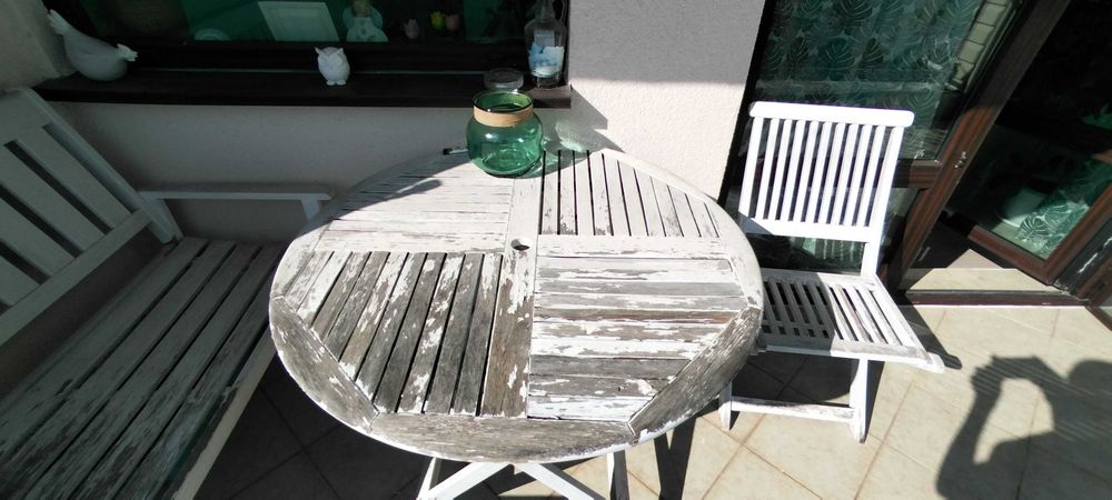 Комплект: градинска пейка, маса и стол.