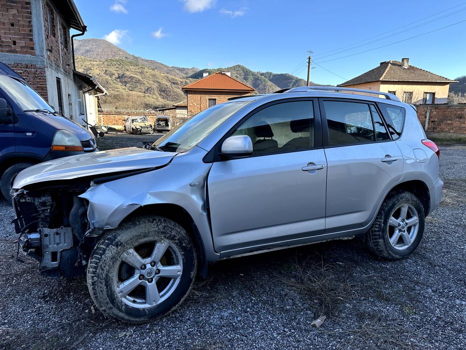 Toyota RAV-4 2.0i на части