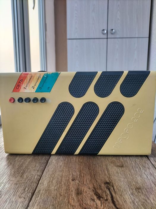 Продажа приемник, телевизор.