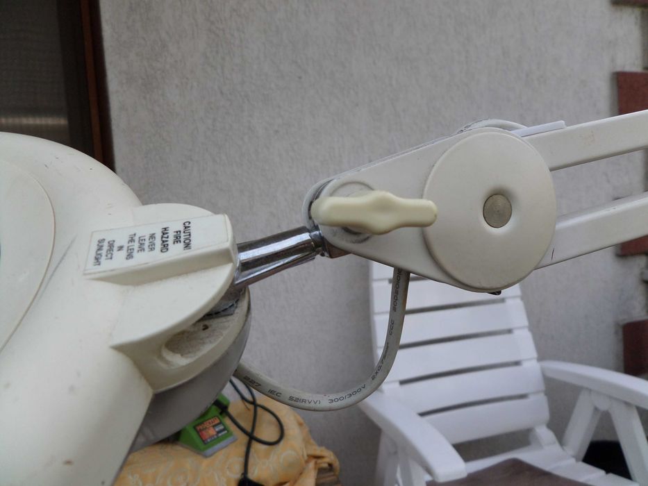 Lupa profesionala cu picior originala Daylight cosmetica,electronica,marire foarte buna
