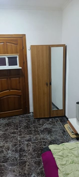Сдам одну комнату в цоколе