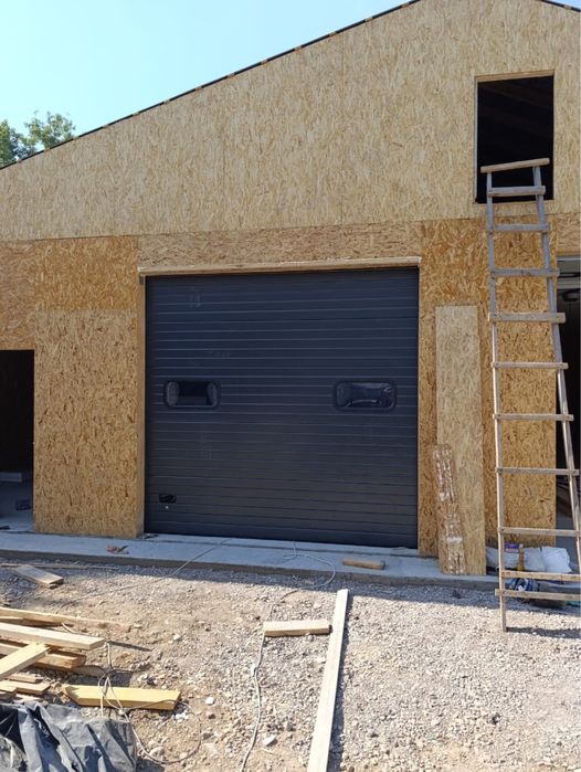 Секционные ворота