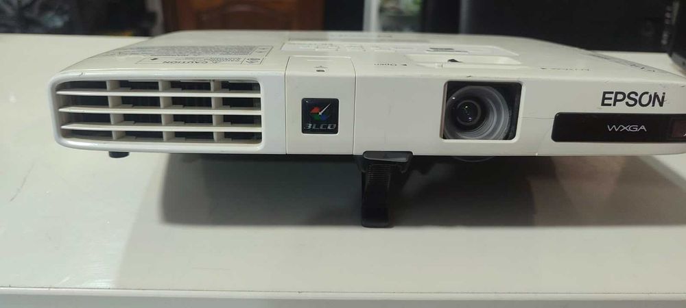 Продам проектор Epson EB-1776W