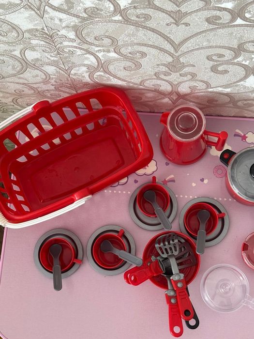Детскии игрушки посуды