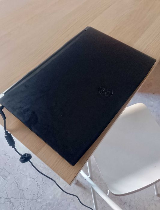 Геймърски лаптоп MSI Katana GF76 – Голям 17.3" / i7-11800H / RTX 3050 / 16GB RAM (Отлично състояние)