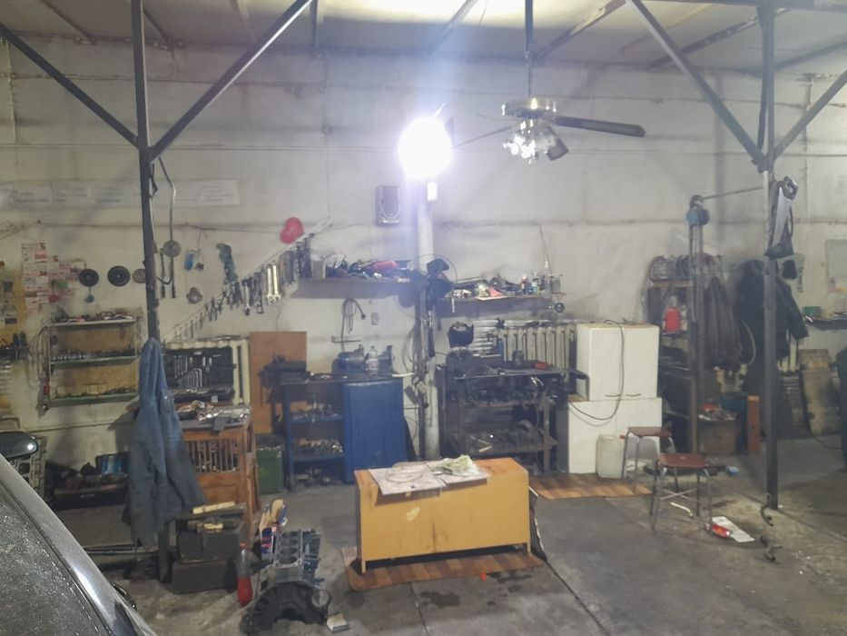 Срочно Продам большой гараж на 2 общ