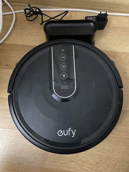 Продаю робот-пылесос eufy c35