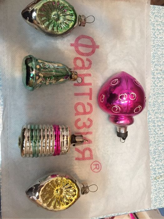 Игрушки елочные стеклянные