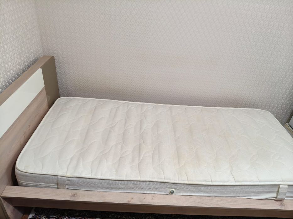 Продам   односпальную кровать