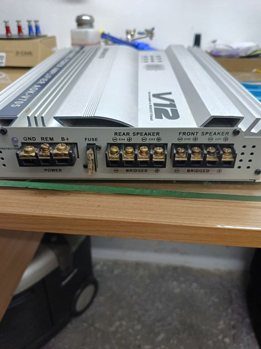 Авто усилитель V12