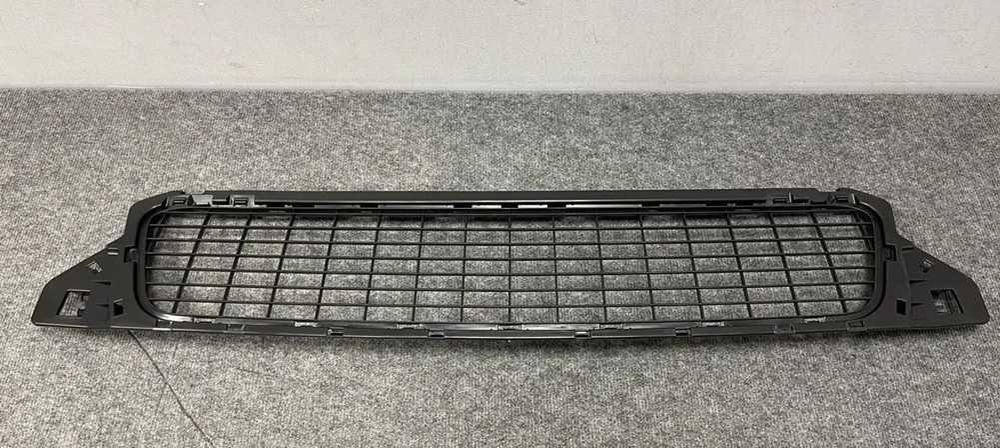 Решетка в бампер Renault Duster
