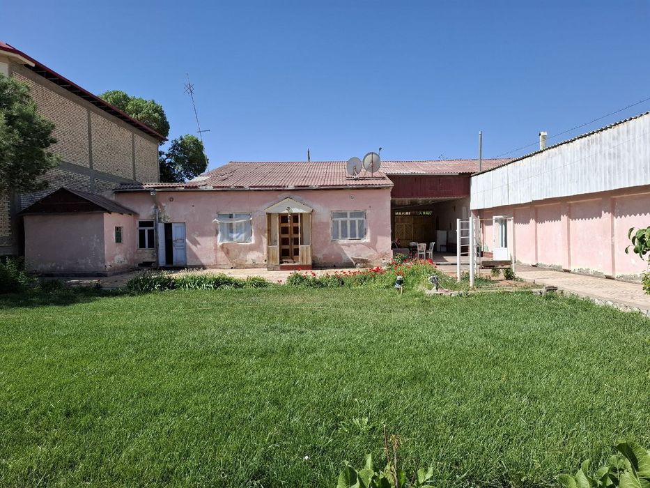 Участка срочна сотилади