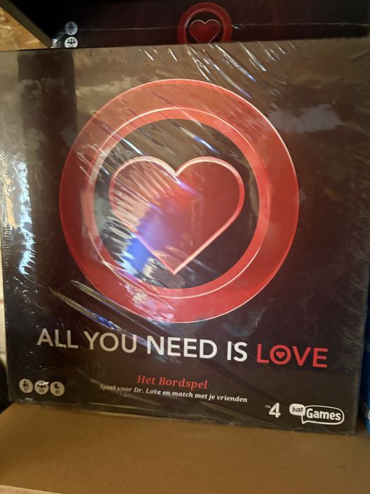 Lot jucarii si jocuri de masa noi-50 buc, mix en gros