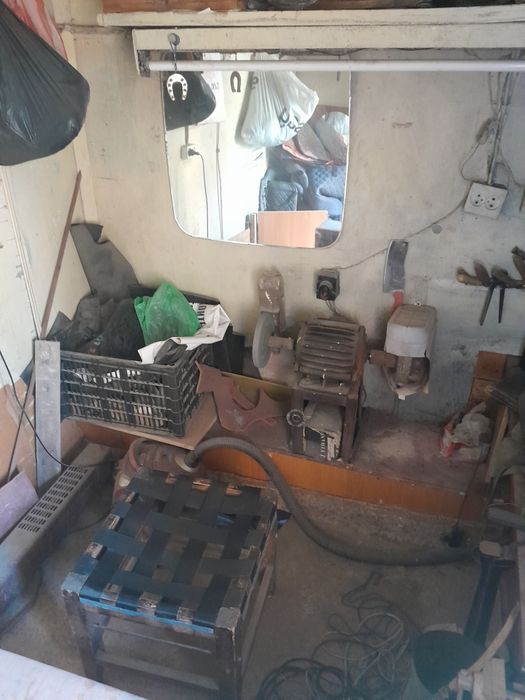 Ларёк металлический