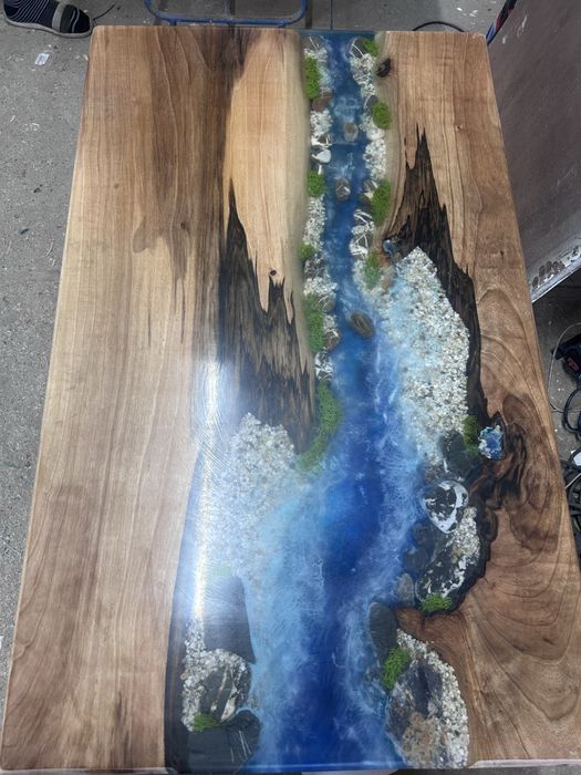 Blat masa lemn nuc si rasina