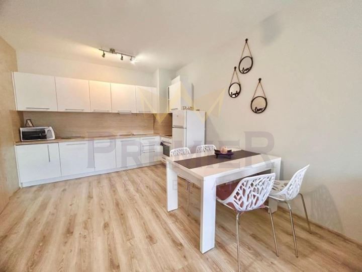 Дава се под наем Двустаен апартамент в Варна, Аспарухово - 67 кв.м за 600 € - Снимка #1