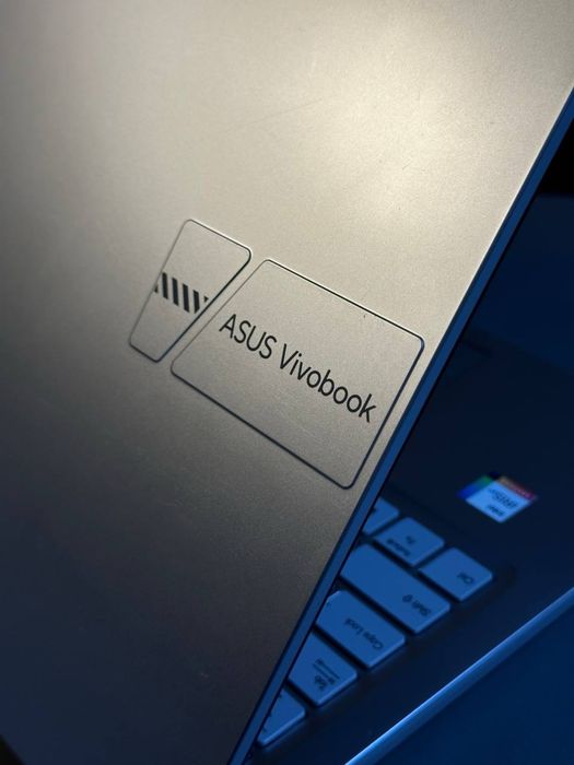 Kuchli Noutbuk Asus Vivobook