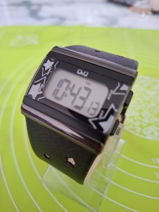 Електронен часовник