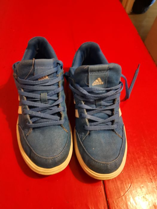 Pantofi Adidas din panza