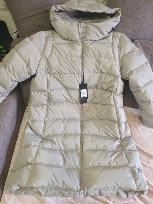 Продам пуховик новый