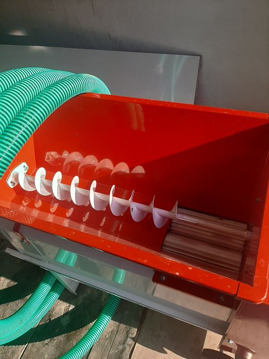 Мелене на грозде по домовете 10ст. на кг.