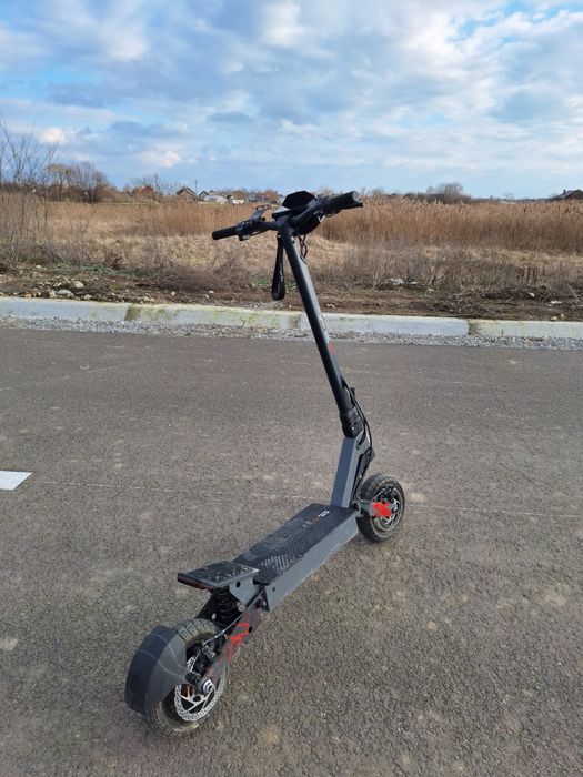 Vând trotineta electrica myria