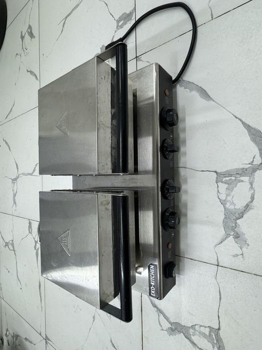 Вафельница профессиональная