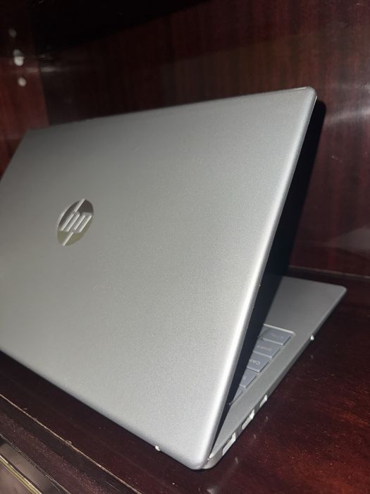 Laptop HP 15-fc0002ni