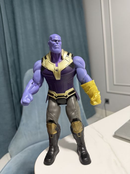 Игрушки куклы и машинки