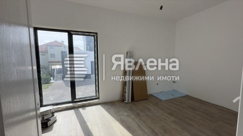 Продава се Тристаен апартамент в Варна, м-т Траката - 117 кв.м за 1949 €/кв.м - Снимка #4
