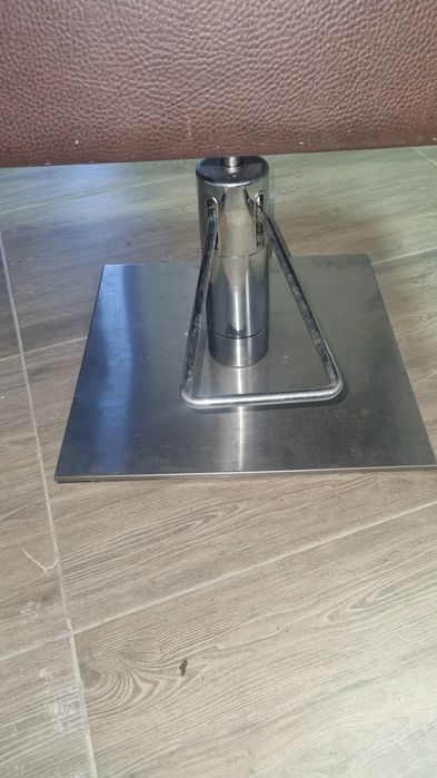 Scaun piele frizerie coafor Amazing, reglabil pe inaltime, maro