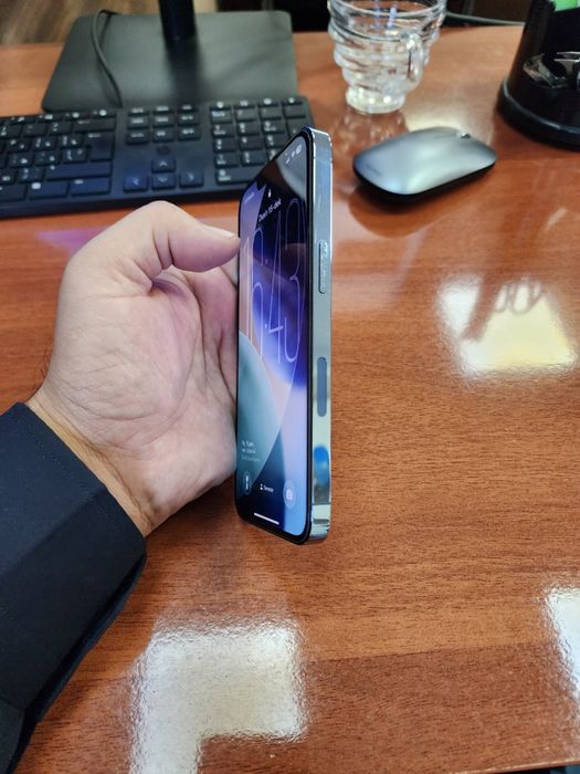 Iphone 13 pro idel holatda