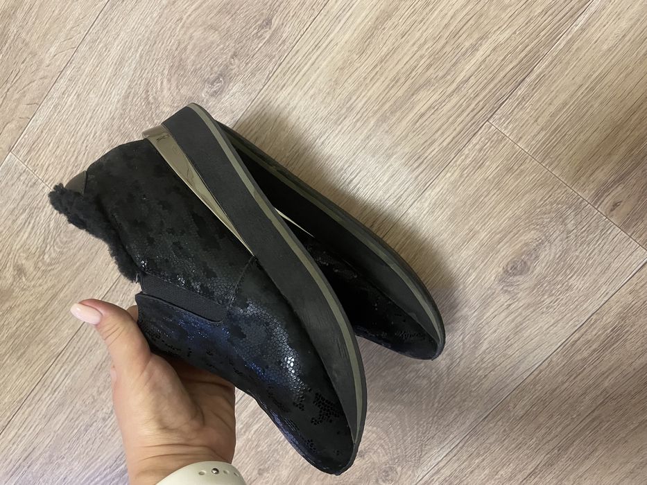 Продам зимние кроссовки