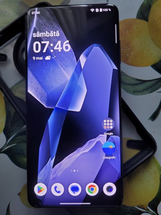 Vând OnePlus 13.